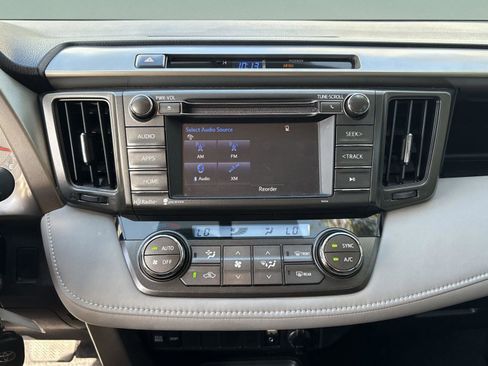 Used 2015 Toyota RAV4 XLE image 27