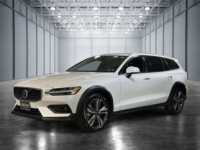 Used 2025 Volvo V60 B5 Cross Country Plus