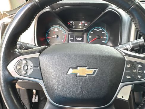 Used 2015 Chevrolet Colorado Z71 AWD/4WD image 16