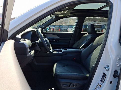 Certified 2026 Toyota Grand Highlander Limited image 14