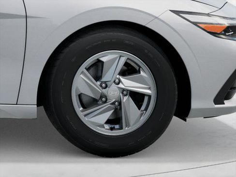 New 2026 Hyundai Elantra SE image 8