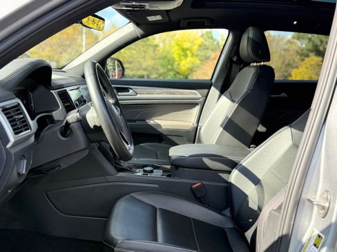 Used 2022 Volkswagen Atlas Cross Sport SE image 13