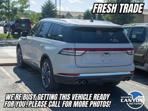 Used 2022 Lincoln Aviator Reserve w/ Equipment Group 201A AWD/4WD image 3