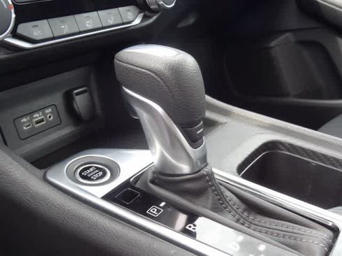 Used 2024 Nissan Sentra SV FWD image 18
