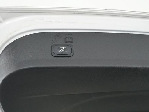 Used 2015 Ford Escape Titanium w/ Equipment Group 301A FWD image 11
