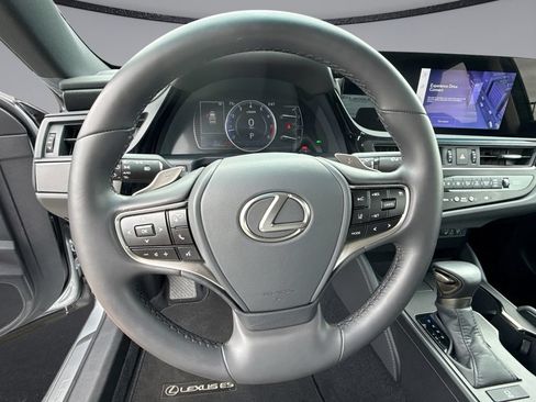 Used 2025 Lexus ES 350 w/ Premium Package FWD image 21