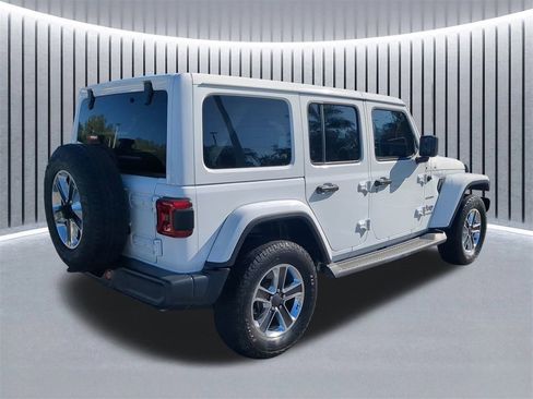 Used 2018 Jeep Wrangler Unlimited Sahara image 5