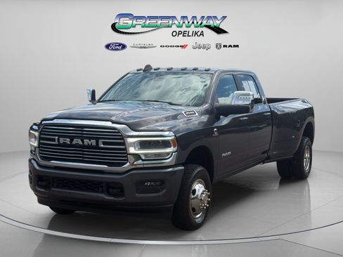 Used 2024 RAM 3500 Laramie AWD/4WD image 3