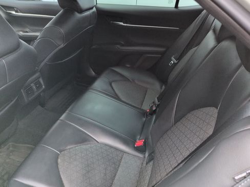 Used 2022 Toyota Camry XSE FWD image 7