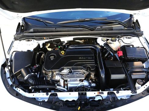 Certified 2025 Chevrolet Malibu LT image 30