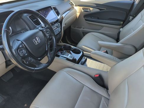 Used 2016 Honda Pilot Touring image 10