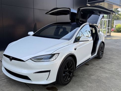 Used 2022 Tesla Model X AWD/4WD image 30
