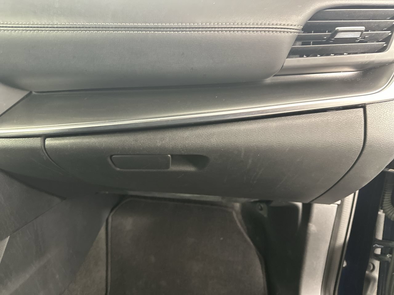 Used 2024 Nissan Rogue SV AWD/4WD image 17