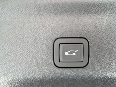 New 2026 Cadillac Escalade ESV V AWD/4WD image 11