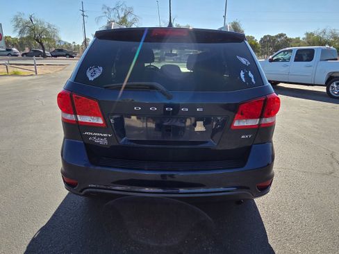 Used 2018 Dodge Journey SXT w/ Premium Group FWD image 4