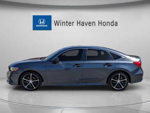 Used 2022 Honda Civic Touring image 5