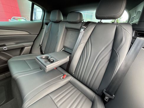 Used 2025 Maserati Grecale Trofeo AWD/4WD image 39