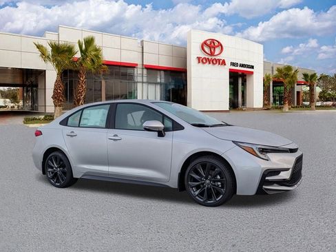 New 2026 Toyota Corolla SE image 2