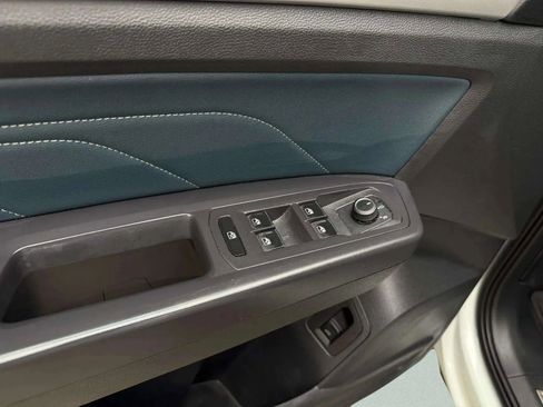 Used 2021 Volkswagen Atlas Cross Sport SEL image 32