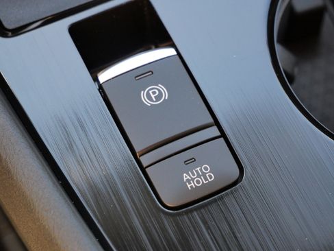 Used 2025 Nissan Rogue SV image 27