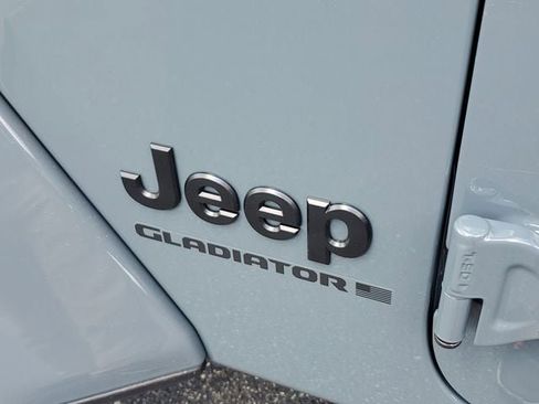 New 2025 Jeep Gladiator Sport image 13