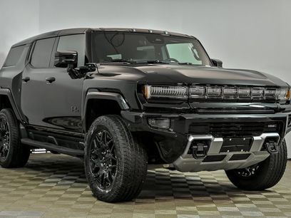 New 2026 GMC Hummer EV SUV w/ LPO, Dark Essentials Package