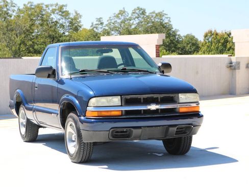 Used 2003 Chevrolet S10 Pickup LS RWD image 26