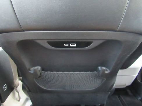 Used 2024 Chrysler Pacifica Touring-L image 34