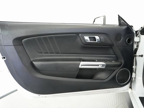 Used 2017 Ford Mustang GT Premium image 32