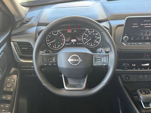 Used 2026 Nissan Rogue SV AWD/4WD image 30