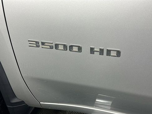 Used 2022 Chevrolet Silverado 3500 LT w/ Convenience Package image 28