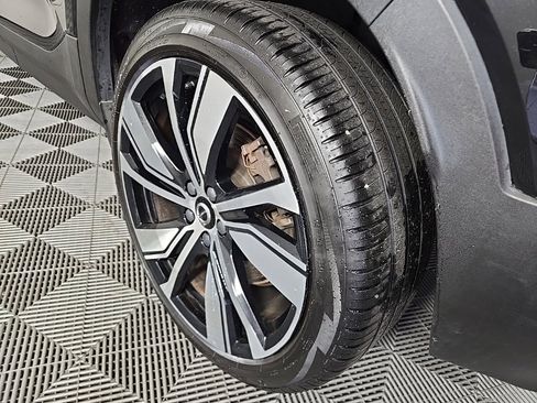 Used 2021 Volvo XC40 P8 Recharge w/ Advanced Package image 13