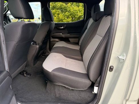 Used 2023 Toyota Tacoma TRD Sport AWD/4WD image 25