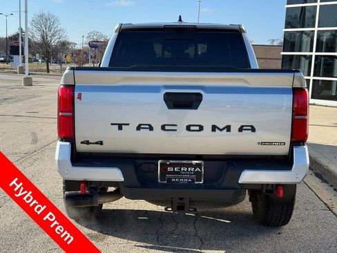 Used 2024 Toyota Tacoma TRD Off-Road w/ TRD Off Road Premium Package image 4