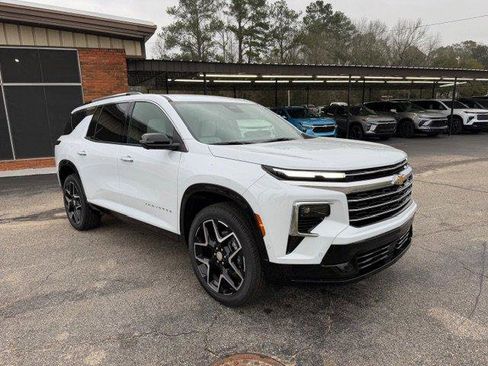 New 2026 Chevrolet Traverse High Country FWD image 4