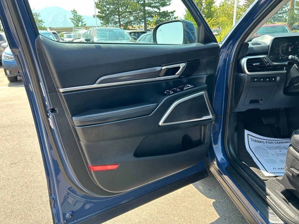 Used 2025 Kia Telluride S AWD/4WD image 23