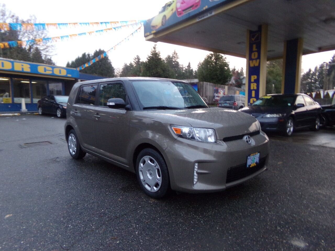 Used 2013 Scion xB FWD image 1