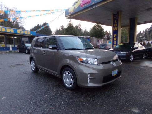 Used 2013 Scion xB image 1