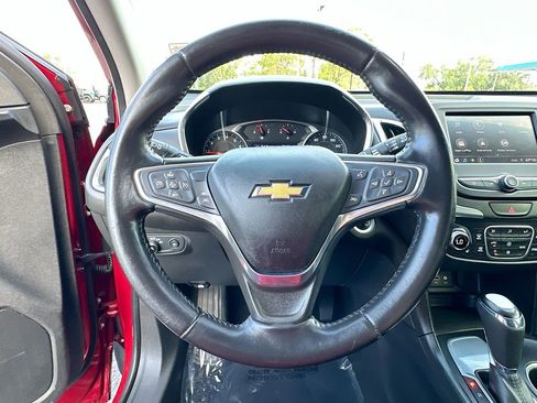 Used 2020 Chevrolet Equinox LT w/ Driver Convenience Package image 12