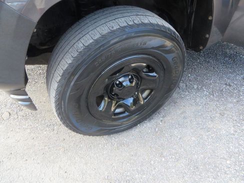 Used 2020 Toyota Tacoma SR image 24