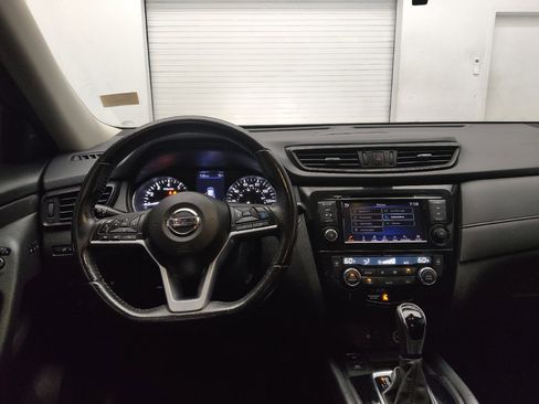 Used 2019 Nissan Rogue SV w/ Sun & Sound Touring Package AWD/4WD image 22