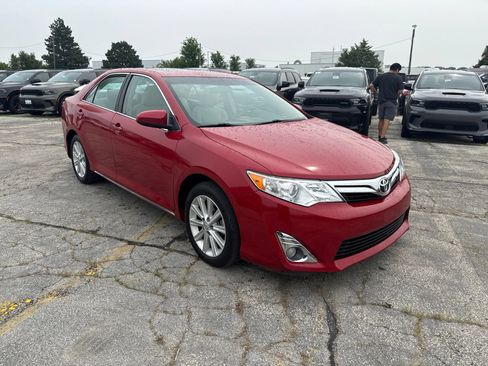 Used 2014 Toyota Camry XLE FWD image 4
