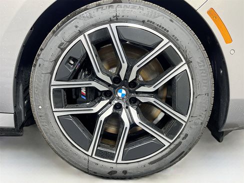 New 2025 BMW i7 xDrive60 image 34
