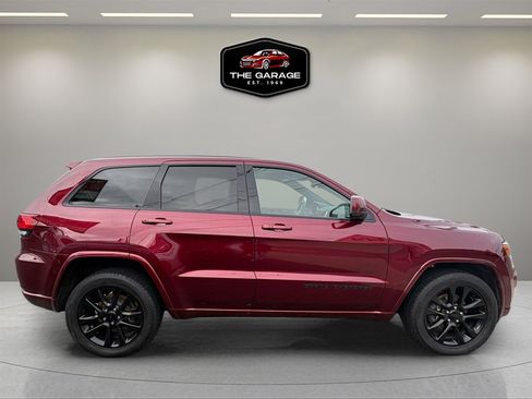 Used 2018 Jeep Grand Cherokee Altitude image 10