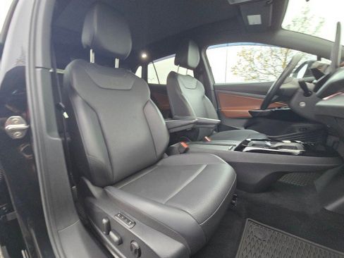 Used 2022 Volkswagen ID.4 Pro S image 12