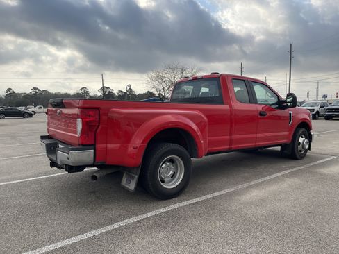 Used 2022 Ford F350 XL image 2