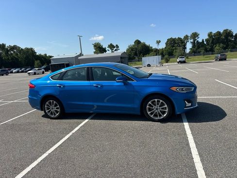 Used 2019 Ford Fusion Energi Titanium FWD image 3