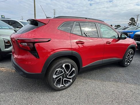 New 2026 Chevrolet Trax RS w/ Sunroof Package image 5