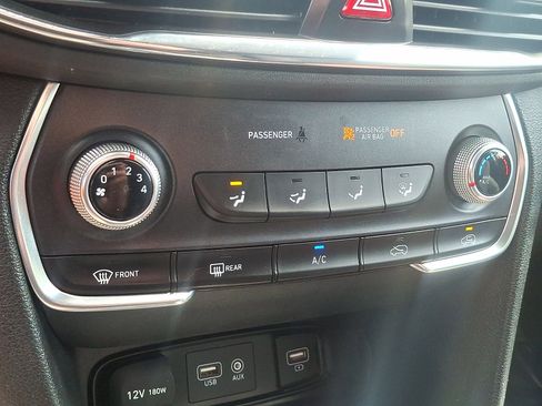 Used 2019 Hyundai Santa Fe SE AWD/4WD image 15