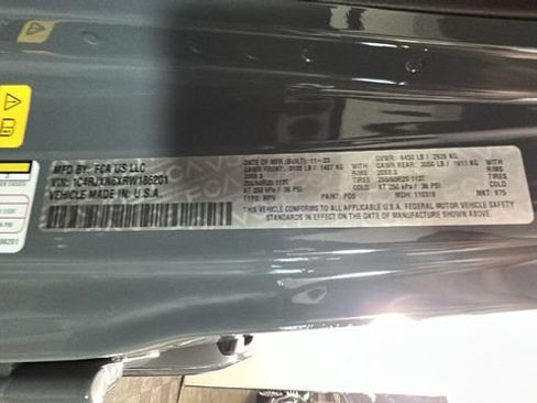 Used 2024 Jeep Wrangler Unlimited w/ Convenience Group AWD/4WD image 10